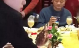 吃瓜娱乐倒水视频,短视频潮流下的“吃瓜娱乐倒水”现象解析